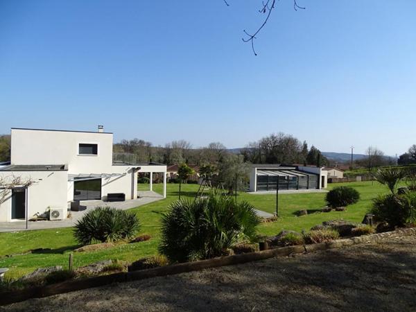 Villa Sainte Nathalene 5 pièce(s) 147.03 m2