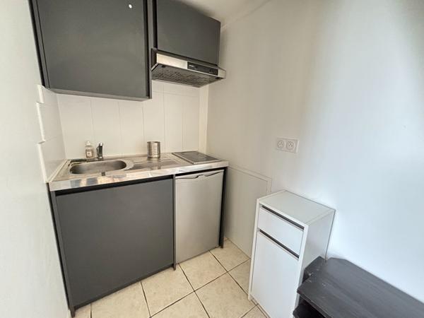 STUDIO MEUBLE - BAIL ETUDIANT 9 MOIS