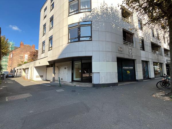 Parking – 10 m² environ à Rennes (ref : HG70189)