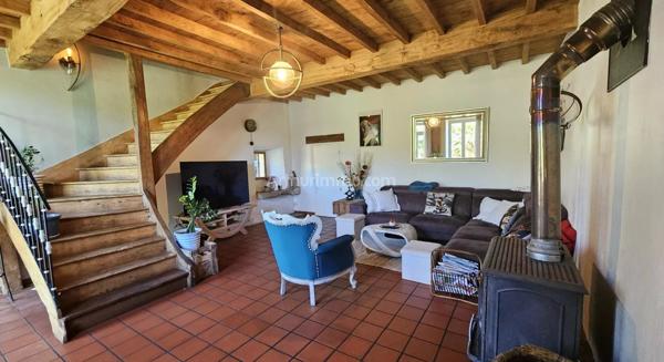 Vente                                                      Maison
                        
                     7 pièces                      180 m2                     à Les Avenières Veyrins-Thuellin