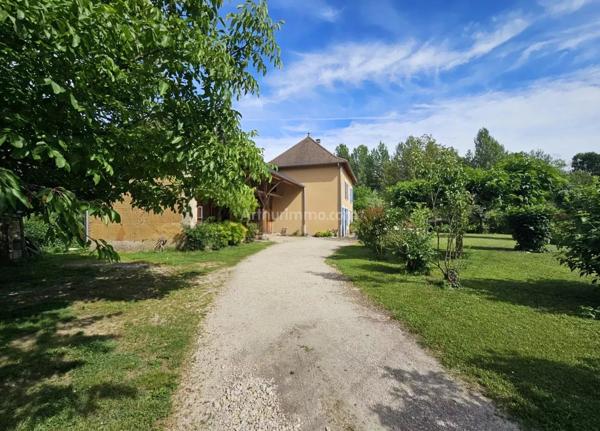 Vente                                                      Maison
                        
                     7 pièces                      180 m2                     à Les Avenières Veyrins-Thuellin