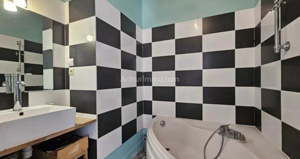 Vente                                                      Maison
                        
                     7 pièces                      180 m2                     à Les Avenières Veyrins-Thuellin
