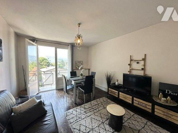 Appartement Chambéry - Emplacement recherché - Proche du centre ville et de la gare - T3 traver...