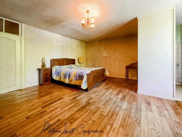 Maison à vendre 8 pièces THIVIERS (24) 170 M2 habitables, garage 52 M2 et local commercial loué