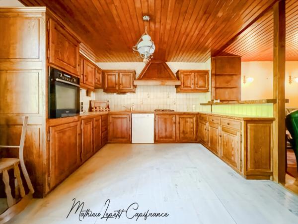 Maison à vendre 8 pièces THIVIERS (24) 170 M2 habitables, garage 52 M2 et local commercial loué