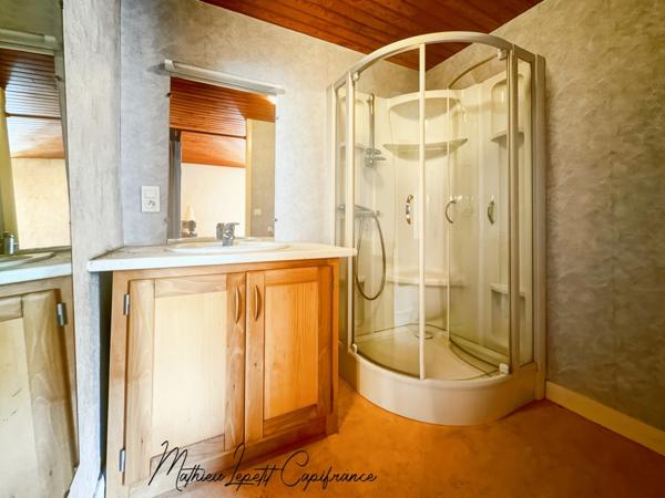 Maison à vendre 8 pièces THIVIERS (24) 170 M2 habitables, garage 52 M2 et local commercial loué