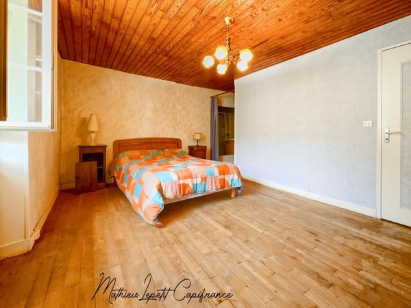 Maison à vendre 8 pièces THIVIERS (24) 170 M2 habitables, garage 52 M2 et local commercial loué