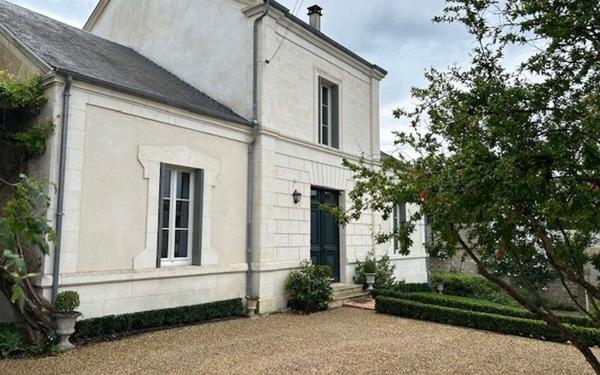 Maison à vendre    7 pièces •  Saint-Jean-d'Angély