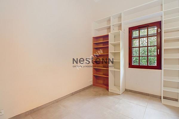 VITROLLES NORD - AU PIED DU ROCHER - VILLA T4 RECENTE DE PLAIN-PIED AVEC 324 M² DE JARDIN PRIVATIF