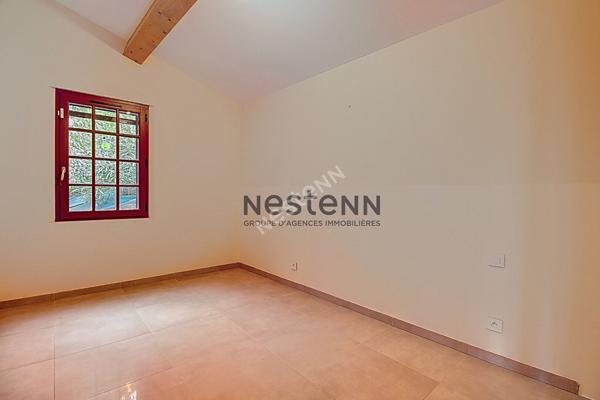 VITROLLES NORD - AU PIED DU ROCHER - VILLA T4 RECENTE DE PLAIN-PIED AVEC 324 M² DE JARDIN PRIVATIF