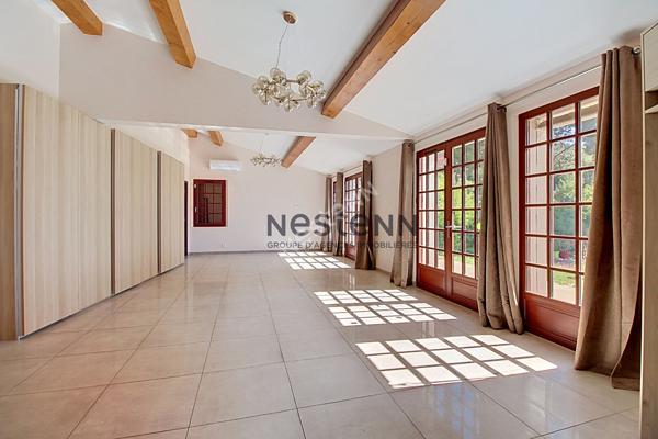 VITROLLES NORD - AU PIED DU ROCHER - VILLA T4 RECENTE DE PLAIN-PIED AVEC 324 M² DE JARDIN PRIVATIF