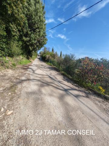 Flayosc (83780) Flayosc – Terrain constructible 800 m²