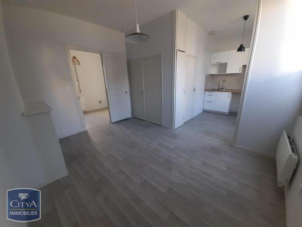 Appartement à louer 1 pièce 31.78m²