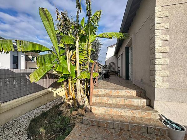 À deux pas de la place de la Ferme : une maison familiale lumineuse!