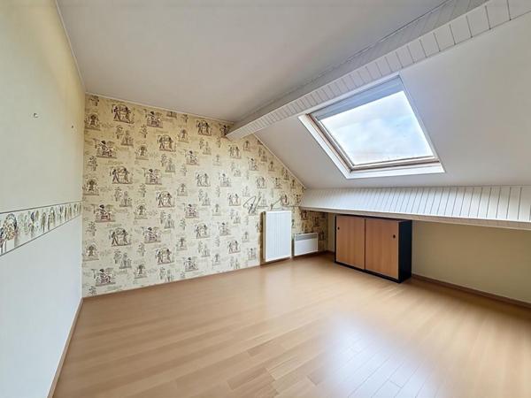 À deux pas de la place de la Ferme : une maison familiale lumineuse!