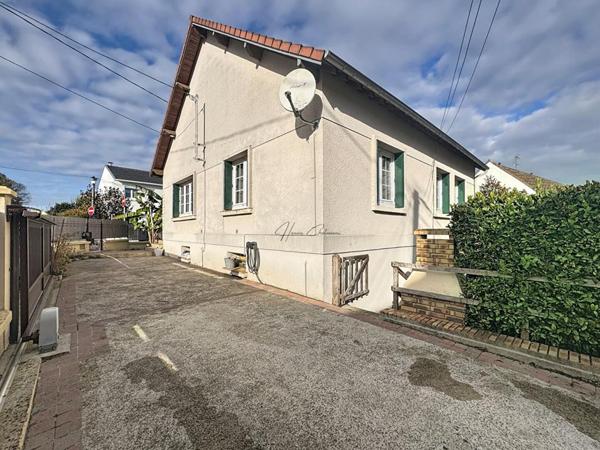 À deux pas de la place de la Ferme : une maison familiale lumineuse!