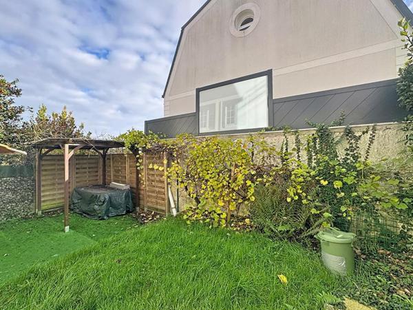 À deux pas de la place de la Ferme : une maison familiale lumineuse!