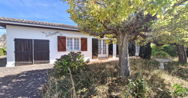 MAISON DE PLAIN-PIED DANS QUARTIER RESIDENTIEL PROCHE BOURG