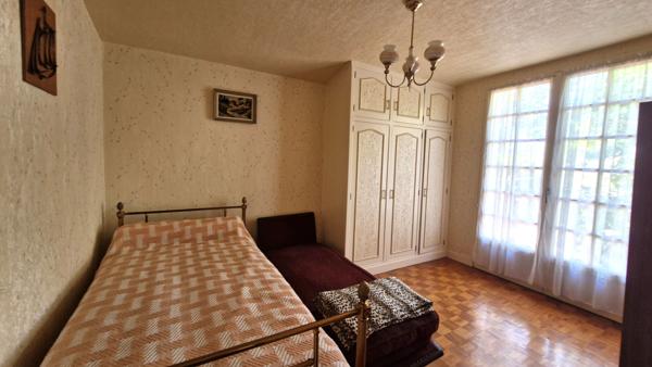 MAISON DE PLAIN-PIED DANS QUARTIER RESIDENTIEL PROCHE BOURG