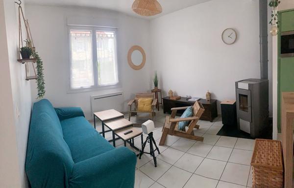 "CHAMBRE MEUBLÉE EN COLOCATION DANS UNE MAISON / 1 CHAMBRE DISPONIBLE"