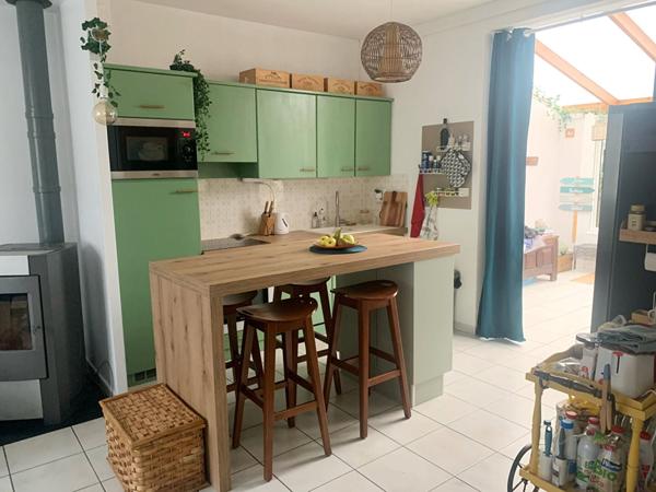 "CHAMBRE MEUBLÉE EN COLOCATION DANS UNE MAISON / 1 CHAMBRE DISPONIBLE"