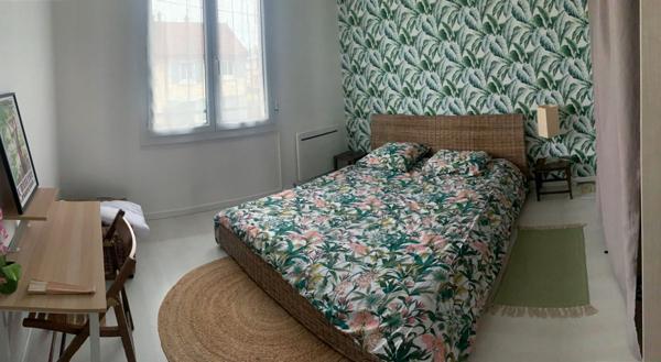 "CHAMBRE MEUBLÉE EN COLOCATION DANS UNE MAISON / 1 CHAMBRE DISPONIBLE"