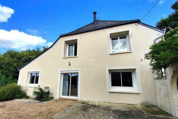 À vendre  Spacieuse maison familiale avec dépendances et parc arboré