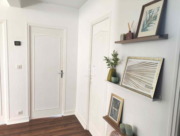 À vendre  Spacieuse maison familiale avec dépendances et parc arboré