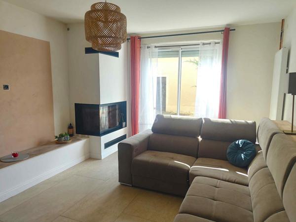 À vendre  Spacieuse maison familiale avec dépendances et parc arboré