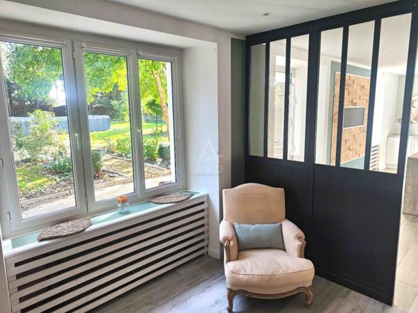 À vendre  Spacieuse maison familiale avec dépendances et parc arboré