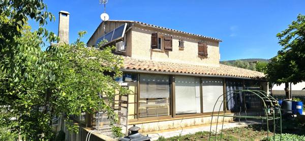 Villa T6 (1978) de 168 m2 sur Terrain de 641 m2 vendue Louée.