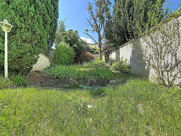Maison Meximieux 4 pièce(s) 113 m2 plein centre ville, terrasse et terrain,