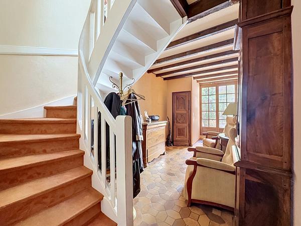 Maison Meximieux 4 pièce(s) 113 m2 plein centre ville, terrasse et terrain,