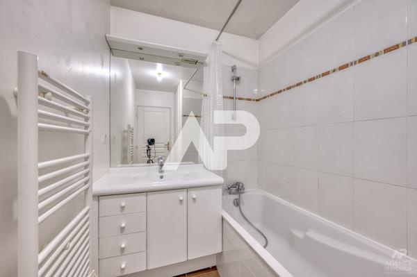 Appartement Rueil Malmaison 2 pièce(s) 56.49 m² 350 000 € ** - Référence 15034