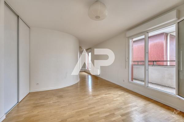 Appartement Rueil Malmaison 2 pièce(s) 56.49 m² 350 000 € ** - Référence 15034