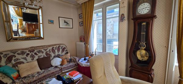 A vendre sur Plancoët Ensemble immobilier mixte ( Habitation et cellule commerciale )