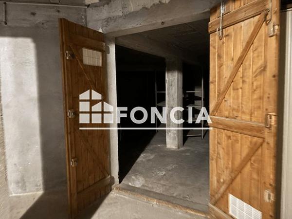 À vendre Local commercial 62 m² - La Londe-les-maures 83250