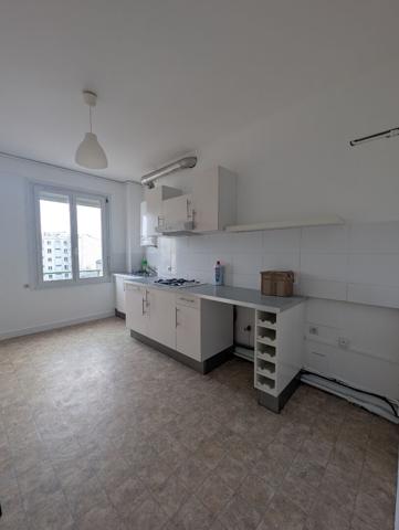 BREST CENTRE/LIBERTE : Grand appartement T6 de 145.76m² Beaux volumes