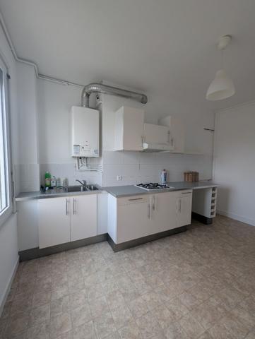 BREST CENTRE/LIBERTE : Grand appartement T6 de 145.76m² Beaux volumes
