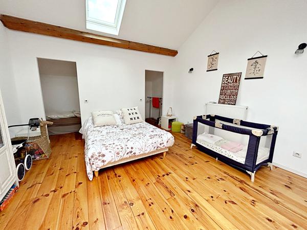 Magnifique Loft à Vendre Roanne 5 pièce(s) 206 m² + piscine