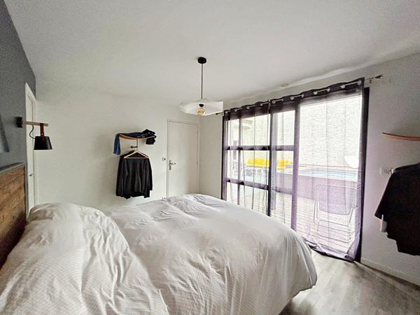 Magnifique Loft à Vendre Roanne 5 pièce(s) 206 m² + piscine