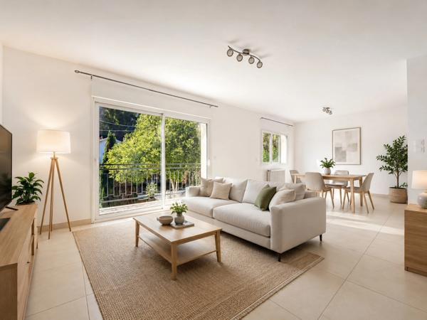 Maison entièrement rénovée à vendre 4 pièces de 85m2 avec 3 chambres et garage 60 m2 sur 833 m2 de terrain à CREYSSE (24)