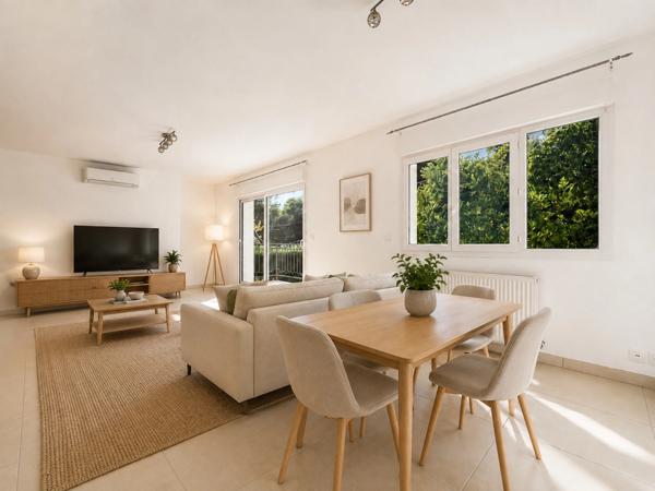 Maison entièrement rénovée à vendre 4 pièces de 85m2 avec 3 chambres et garage 60 m2 sur 833 m2 de terrain à CREYSSE (24)