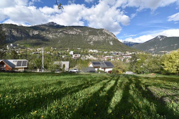 Terrain constructible de 1 150 m² à Briançon – Le Chabas – Quartier résidentiel recherché