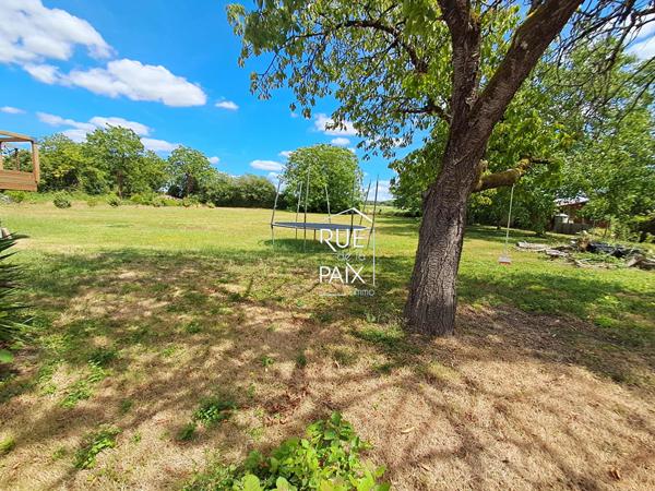 86530 AVAILLES EN CHATELLERAULT Charmante maison avec sous-sol complet et grand jardin