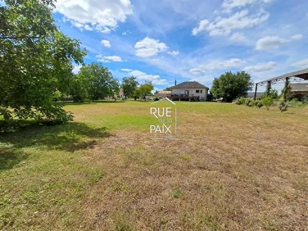 86530 AVAILLES EN CHATELLERAULT Charmante maison avec sous-sol complet et grand jardin