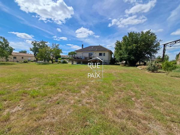 86530 AVAILLES EN CHATELLERAULT Charmante maison avec sous-sol complet et grand jardin