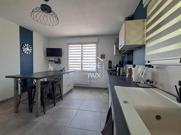 86530 AVAILLES EN CHATELLERAULT Charmante maison avec sous-sol complet et grand jardin
