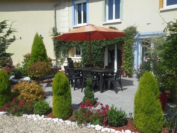 La Couture-Boussey (27750) Corps de ferme 230m2 + 3 gites (max14pers) + Pool house 130m2 avec piscine chauffée 26m2 + clientèle fidèle.