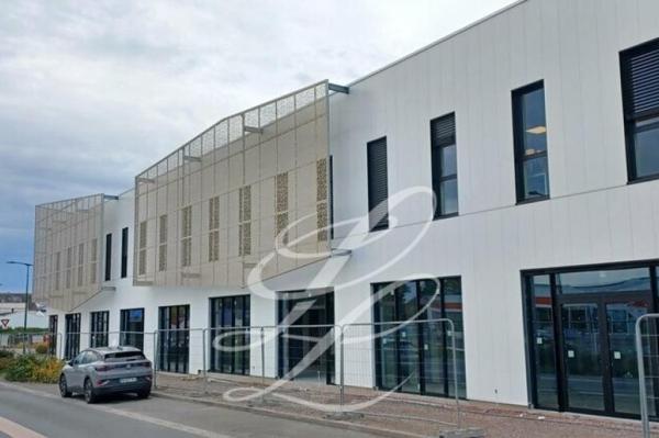 Vente - COMMERCE 629.1 m 2
